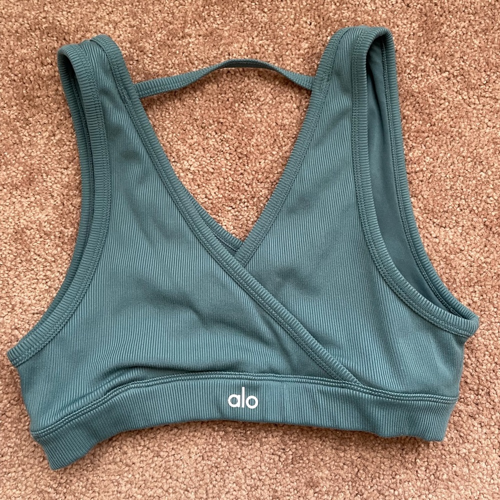 Alo yoga bra size S